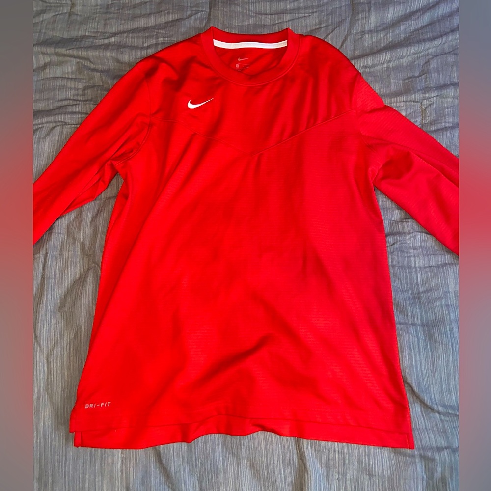 Red Nike Therma Sweatshirt Long Sleeve